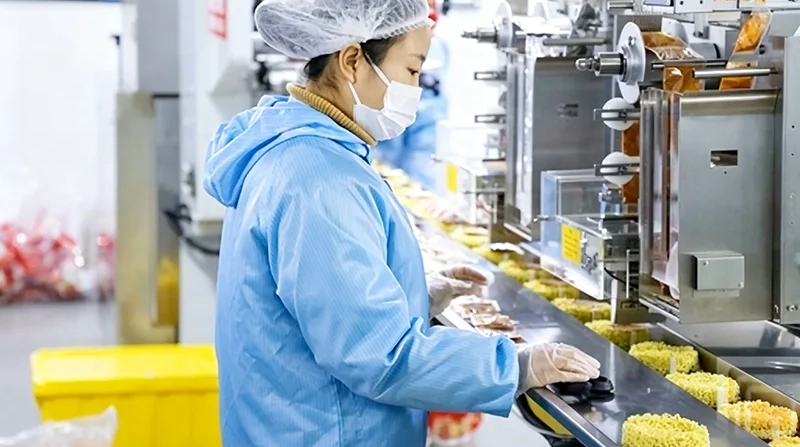Quality inspection of instant noodles on production line