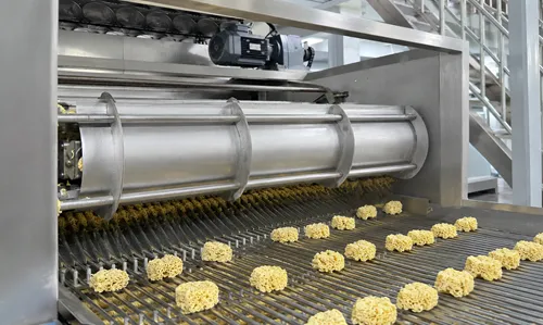 Noodle cake forming process for instant noodles